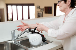 Filling the Uccello Kettle with the tap at the sink